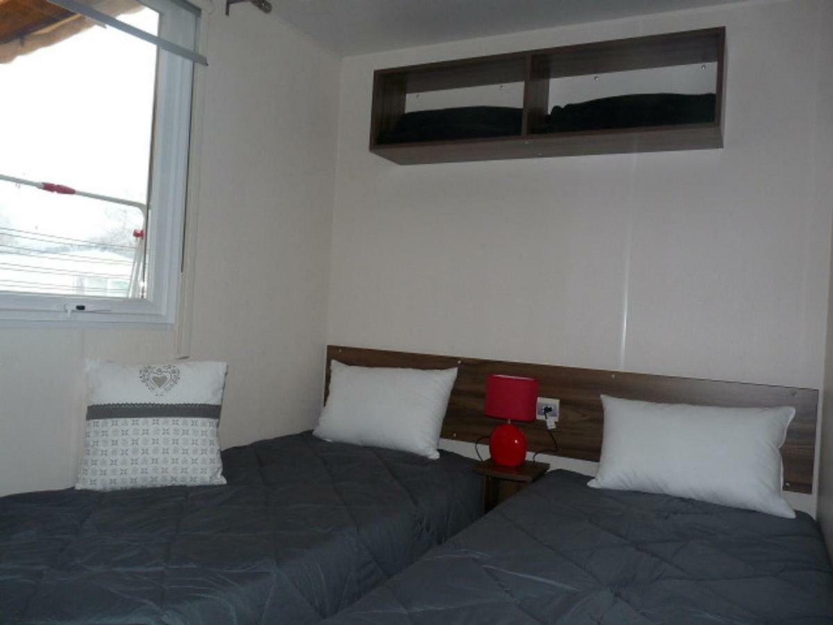 Mobile Home Ht De Gamme Climatise Dans Le Camping **** De La Reserve Gastes Buitenkant foto